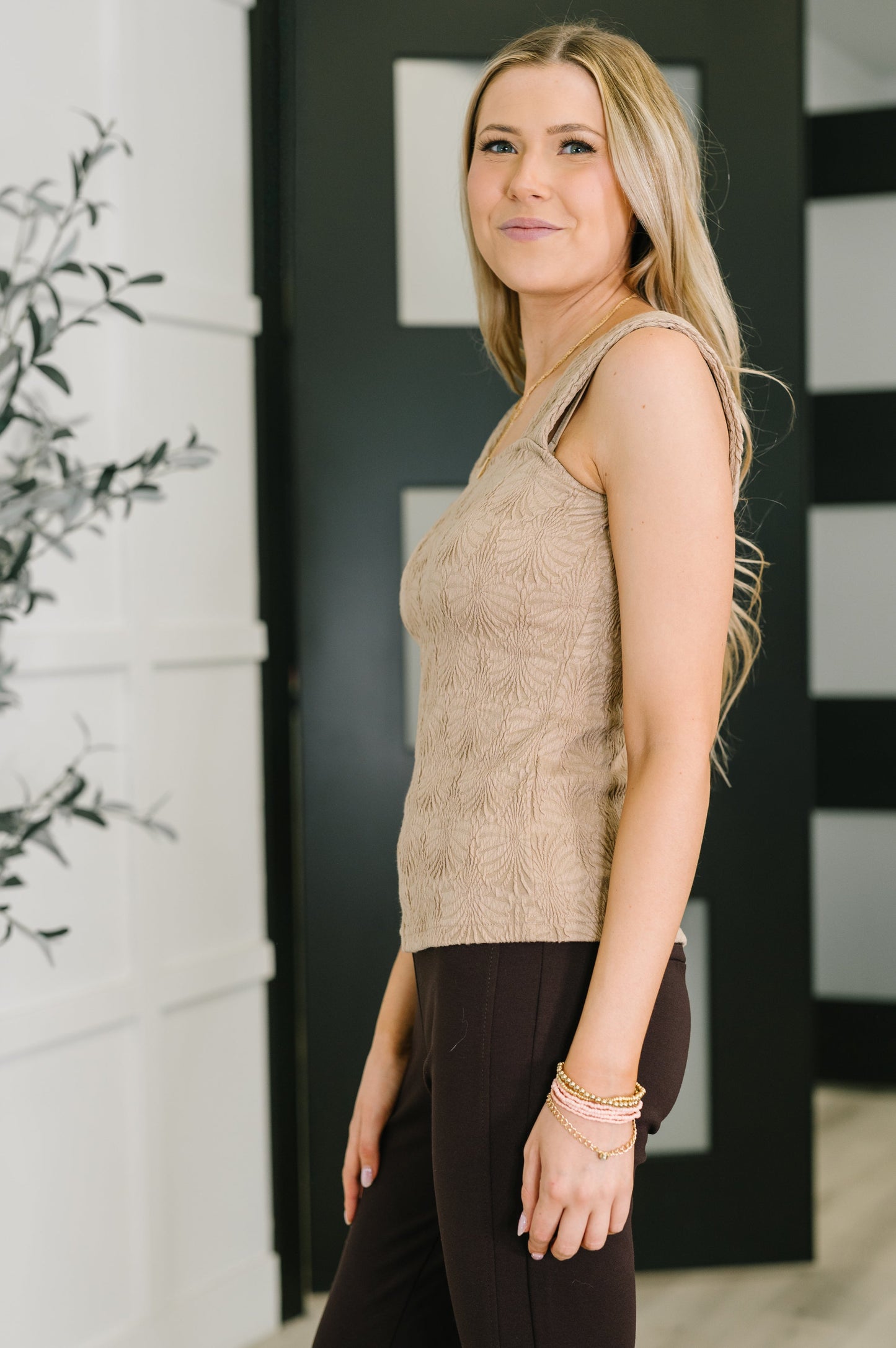 Smokey Fleur Floral Jaquard Tank